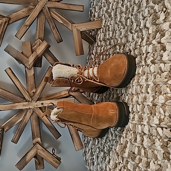 Crown & Ivy Leather boots size 7.5 - Picture 4 of 5